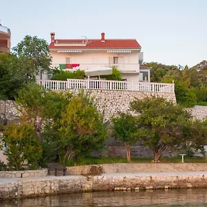 And By The Sea - Gonar, Rab - 16761 Gasthof
